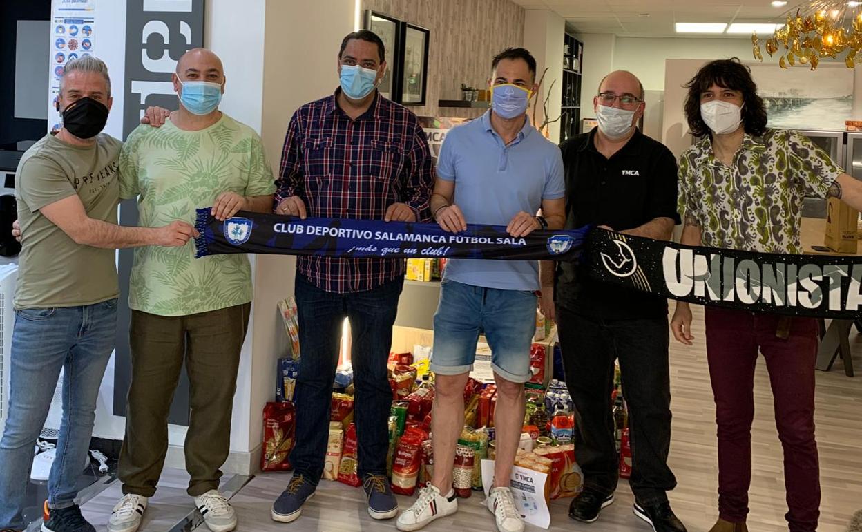 YMCA y el CD Salamanca Fútbol Sala cierran con éxito la campaña solidaria 'No les dejemos atrás'
