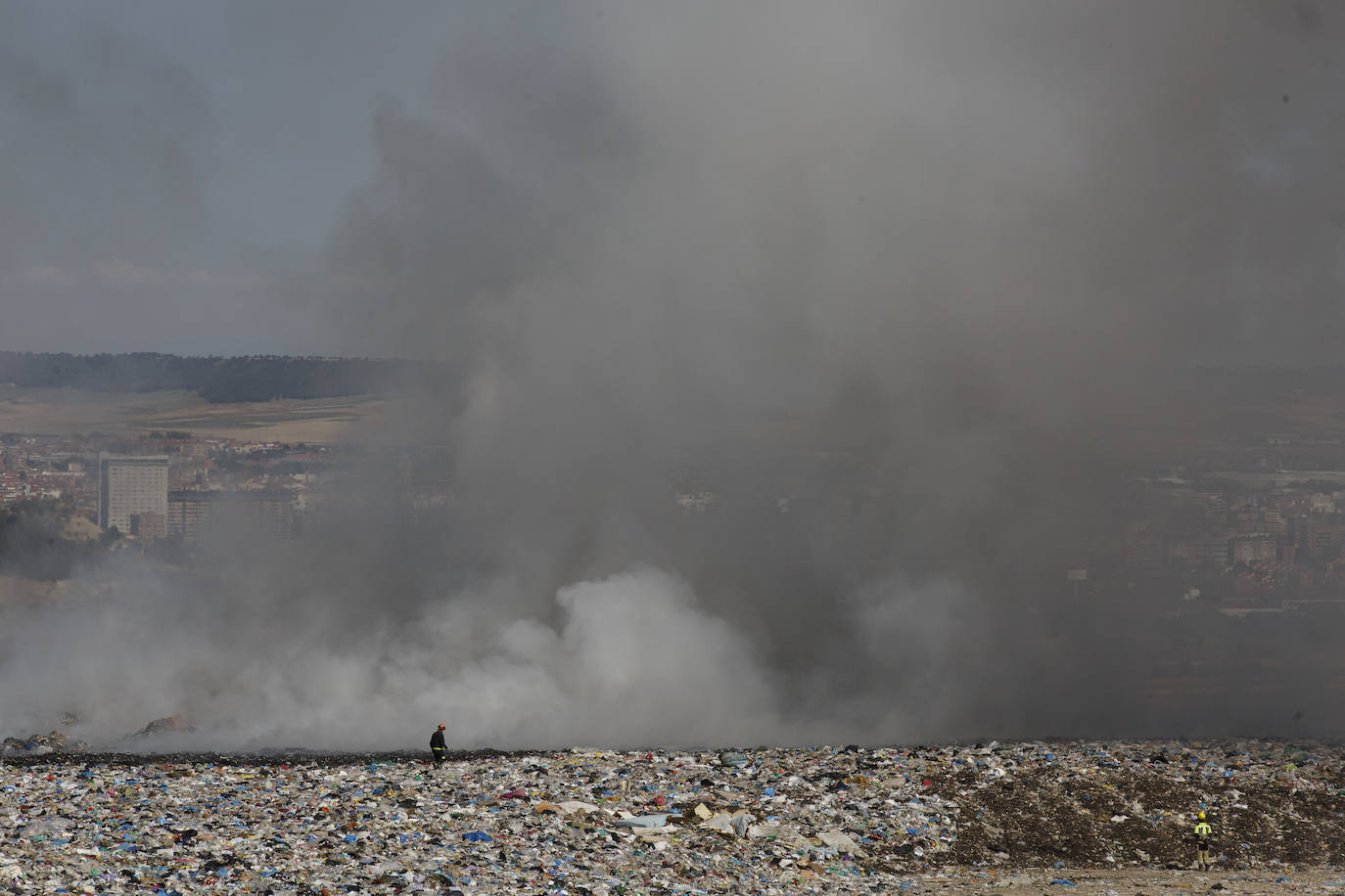 Fotos: Incendio en el vertedero de Villanubla (Valladolid)