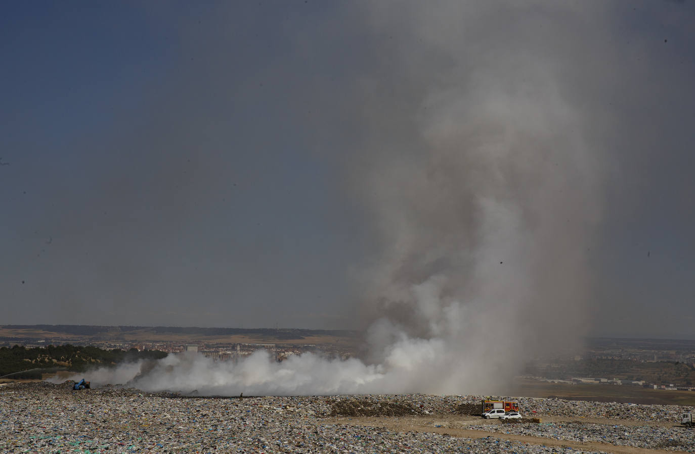 Fotos: Incendio en el vertedero de Villanubla (Valladolid)