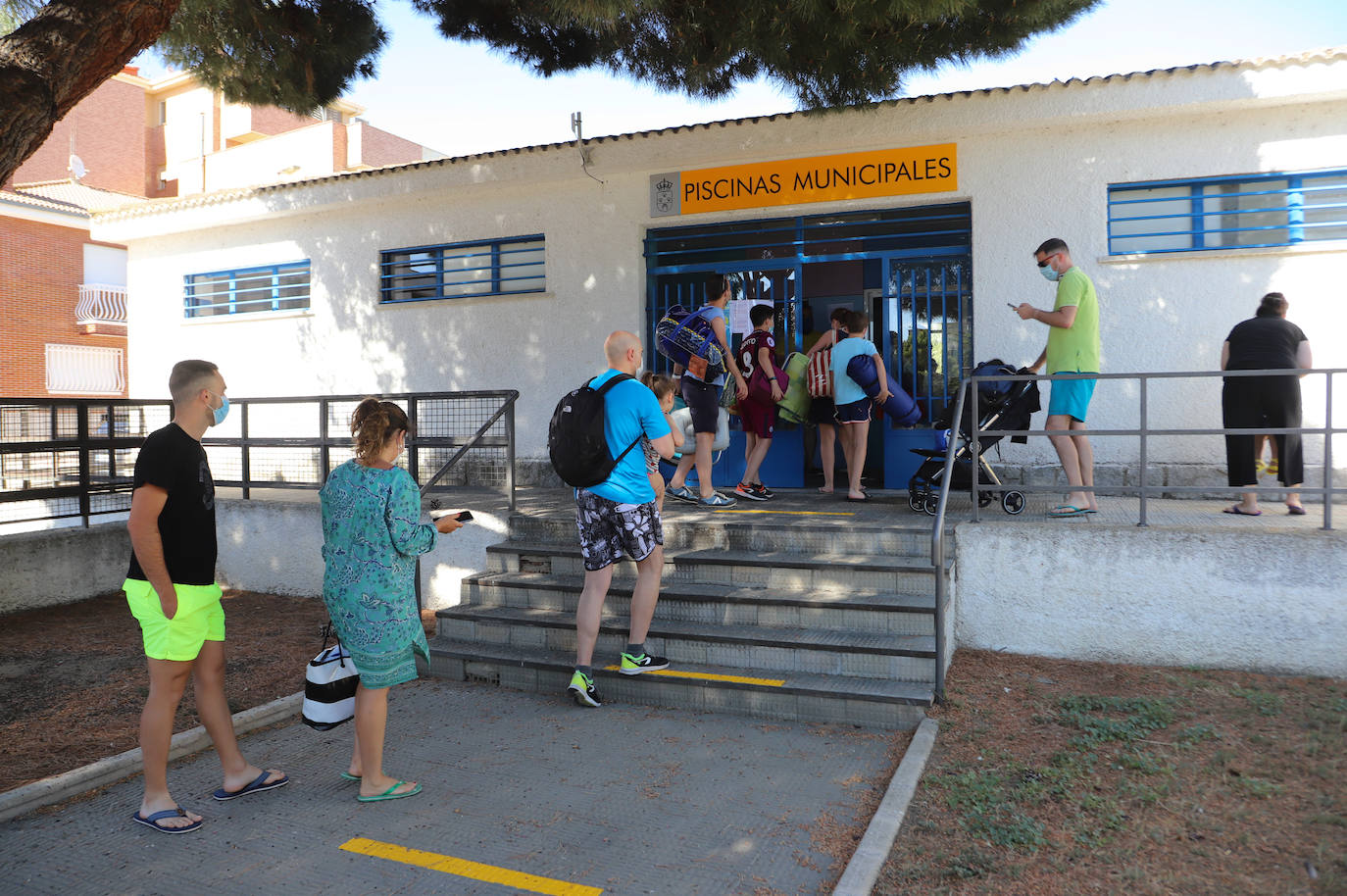 Fotos: Primer día de piscinas en Carbajosa de la Sagrada (Salamanca)