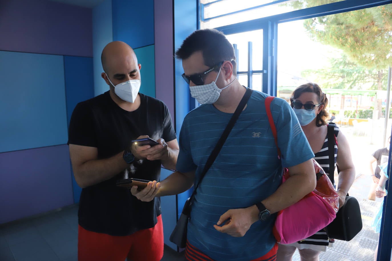 Fotos: Primer día de piscinas en Carbajosa de la Sagrada (Salamanca)