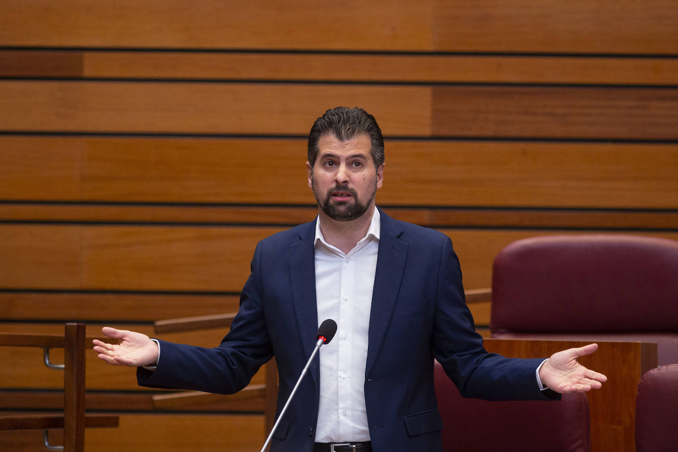 El presidente de la Junta de Castilla y León, Alfonso Fernández Mañueco, ha asegurado este martes que la Consejería de Empleo e Industria va a ampliar las ayudas complementarias a los trabajadores afectados por los ERTE del coronavirus