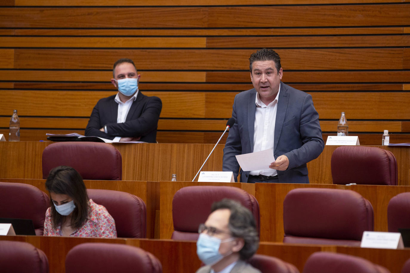 El presidente de la Junta de Castilla y León, Alfonso Fernández Mañueco, ha asegurado este martes que la Consejería de Empleo e Industria va a ampliar las ayudas complementarias a los trabajadores afectados por los ERTE del coronavirus