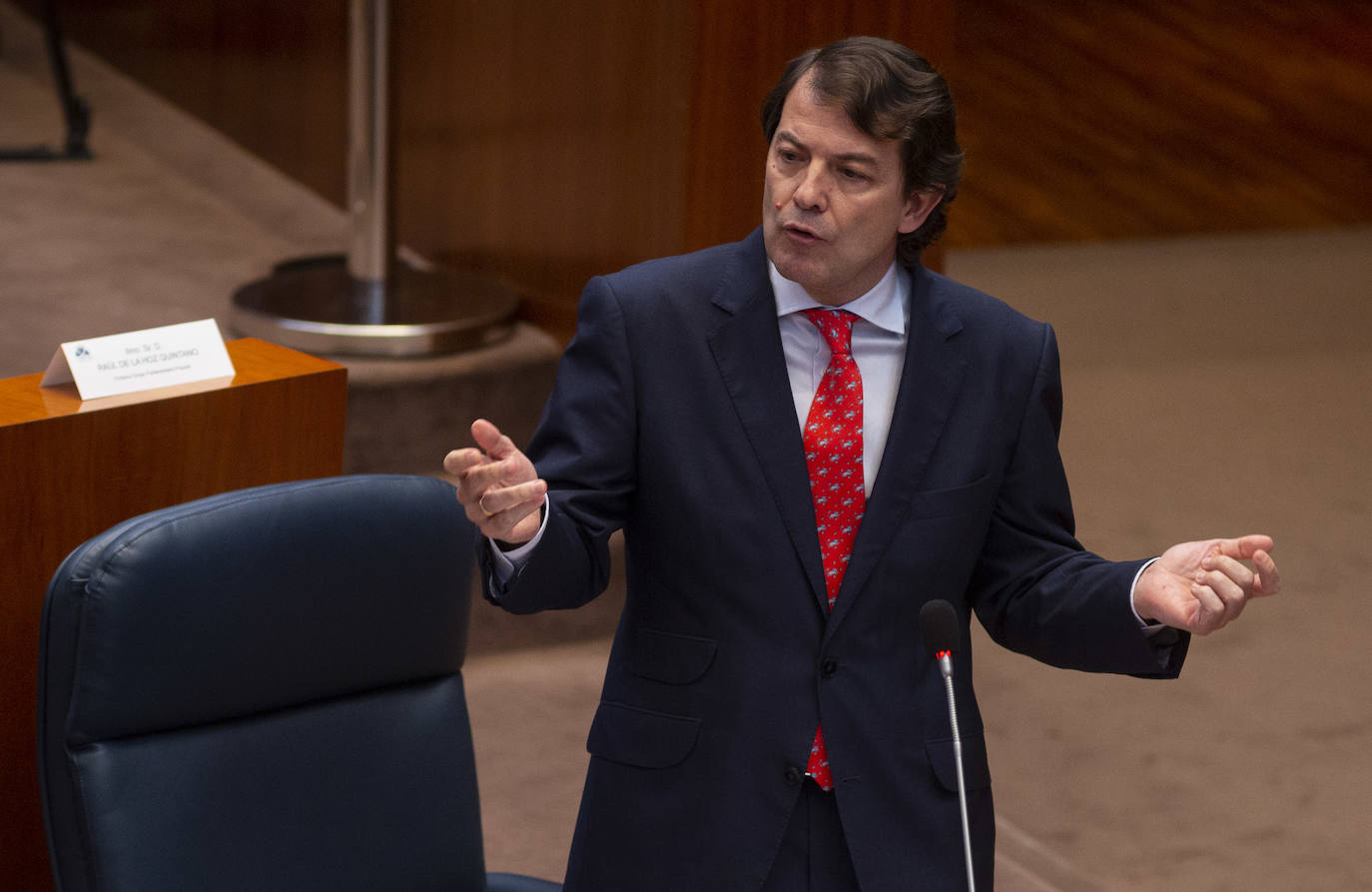 El presidente de la Junta de Castilla y León, Alfonso Fernández Mañueco, ha asegurado este martes que la Consejería de Empleo e Industria va a ampliar las ayudas complementarias a los trabajadores afectados por los ERTE del coronavirus