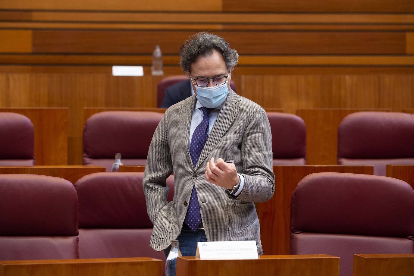 El presidente de la Junta de Castilla y León, Alfonso Fernández Mañueco, ha asegurado este martes que la Consejería de Empleo e Industria va a ampliar las ayudas complementarias a los trabajadores afectados por los ERTE del coronavirus