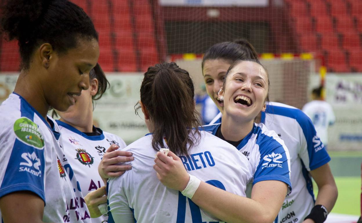 Las jugadoras del Aula celebran un triunfo. 