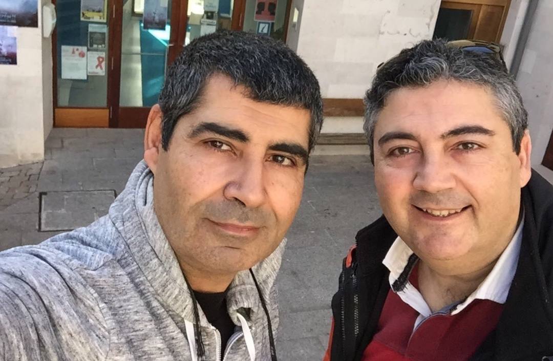 Los hermanos Javier y Juan José García, propiestarios del cine Avenida, de Pedrajas de San Esteban. 