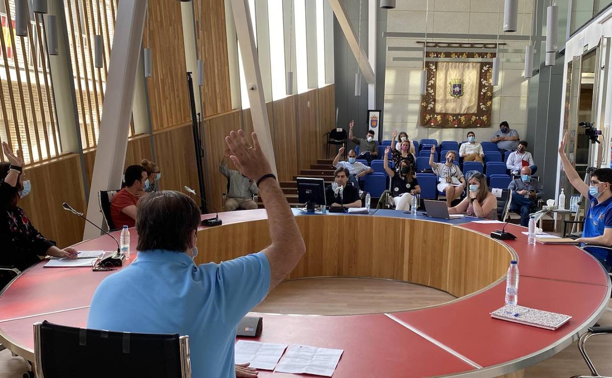 Un momento del pleno municipal celebrado ayer en Guijuelo. 