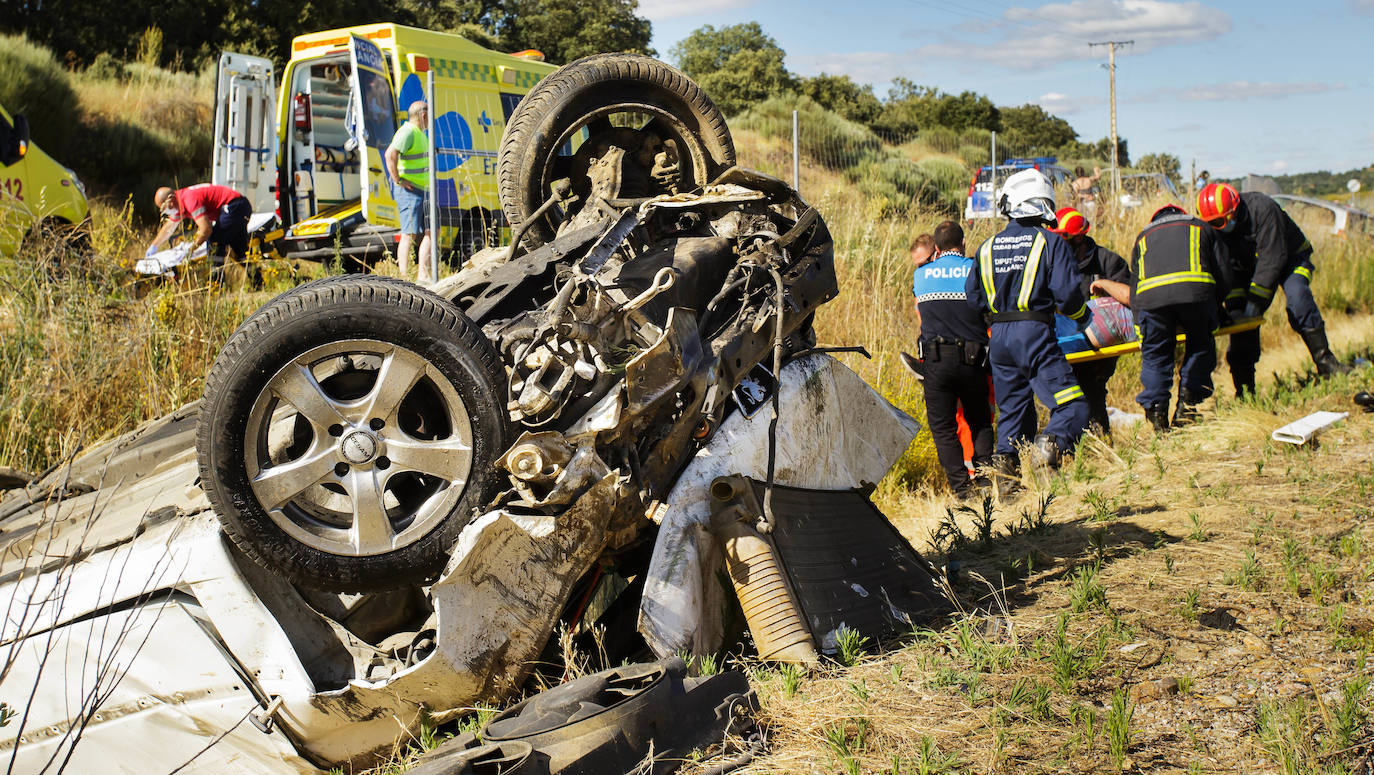 El aparatoso accidente ha movilizado a todos los servicios de emergencia. 