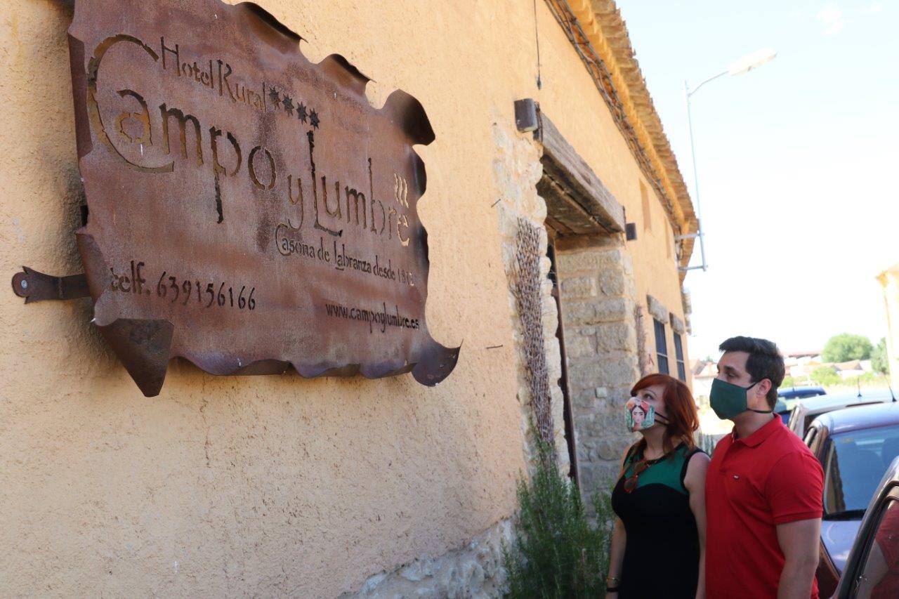 Los alojamientos rurales de la provincia con piscina cuelgan el cartel de completos. 