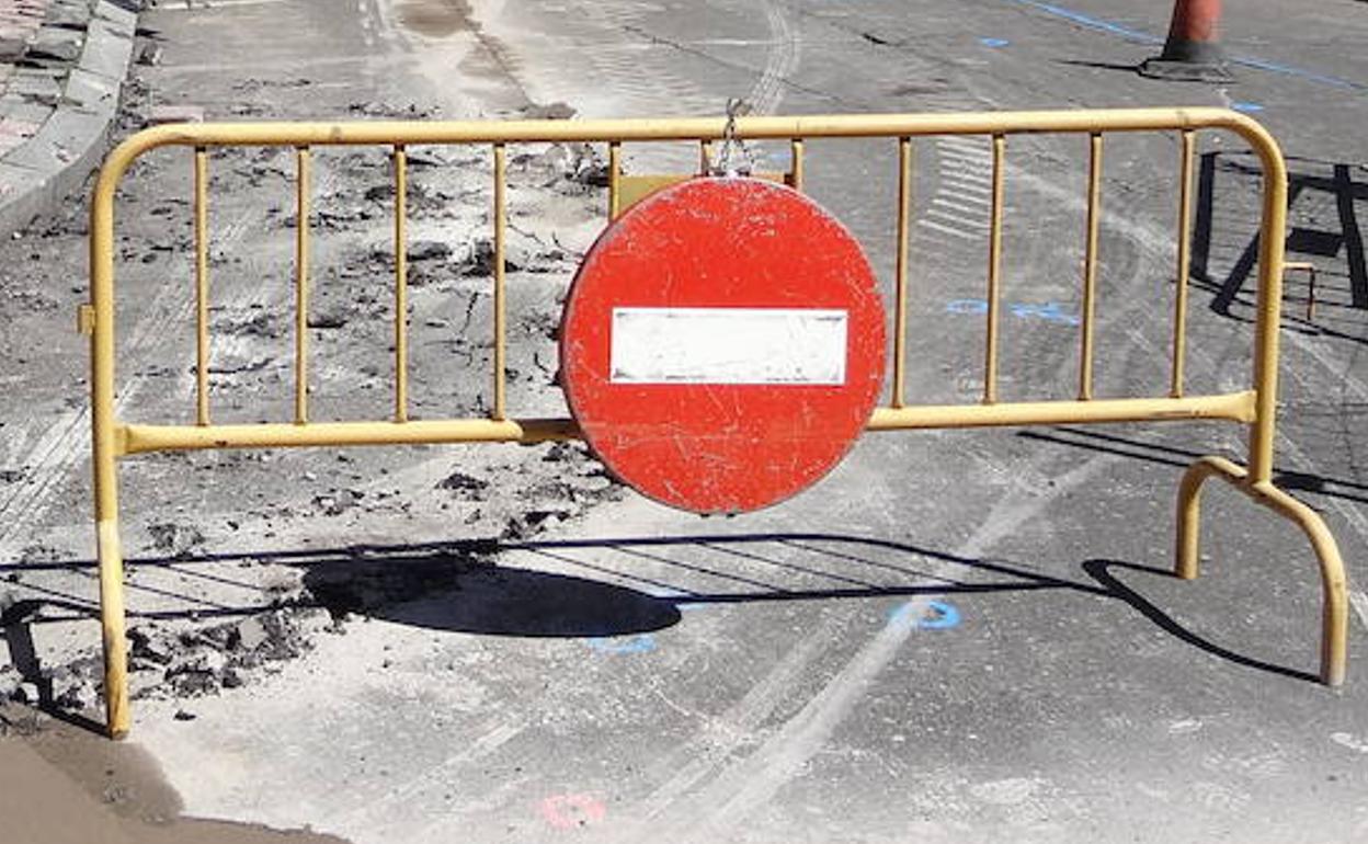 Cortada la A-601 a la altura del Polígono de San Cristóbal, en Valladolid
