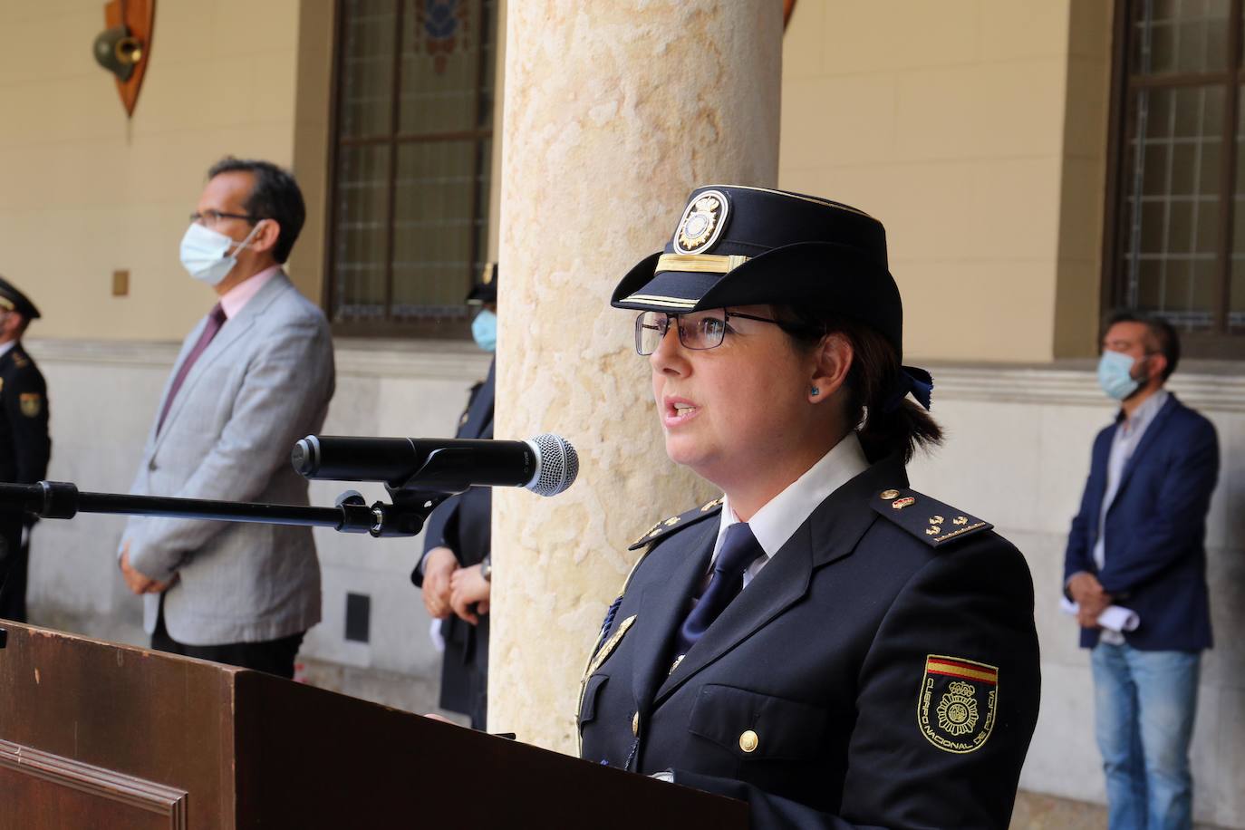 Con motivo de la Covid-19, este año no se ha podido celebrar el acto habitual de jura en la Escuela Nacional de Policía de Ávila, siendo sustituido por 58 actos descentralizados en las provincias