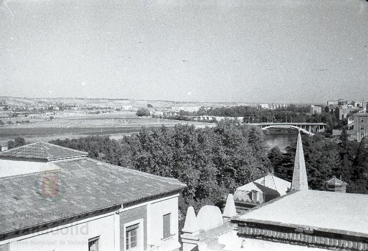 Fotos: Estampas del Valladolid antiguo (XLVI): la ciudad en 1956