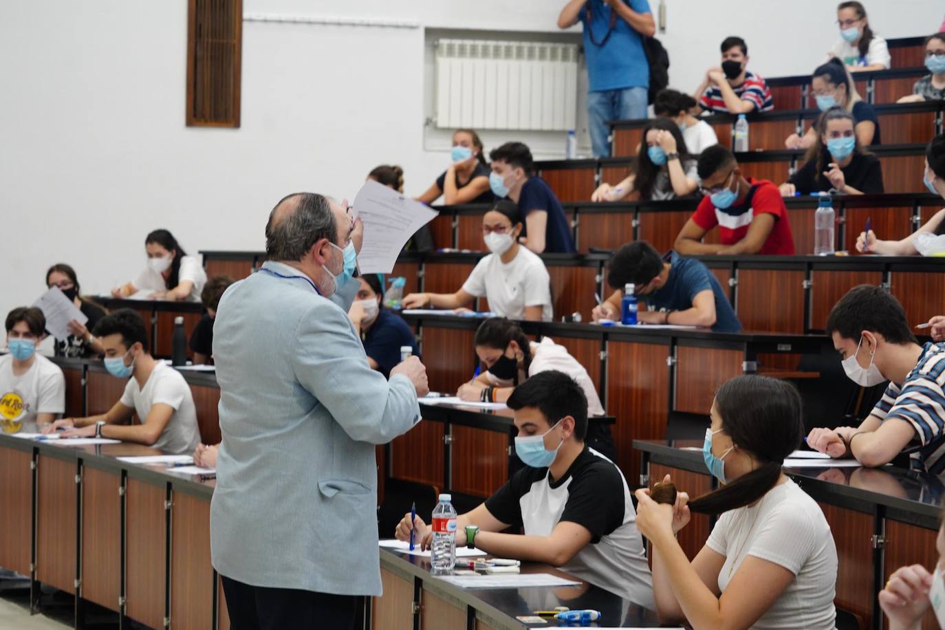 Los futuros universitarios se enfrentan estos días a la prueba de acceso en el distrito de Salamanca. 