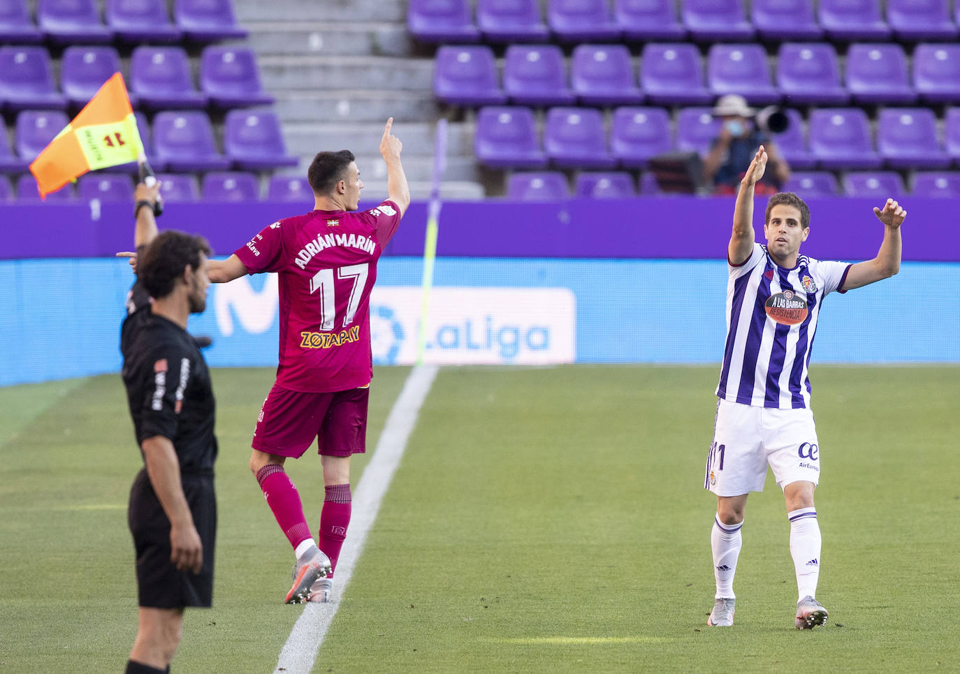 Un gol de Joaquín en los minutos finales deja al Real Valladolid, virtualmente, en Primera