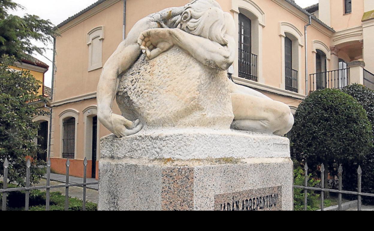 Escultura de Florentino Trapero. 