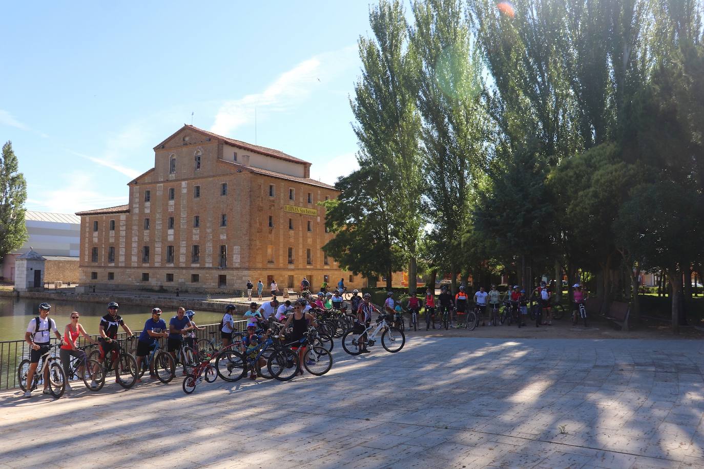 Sesenta riosecanos participaron en la marcha organizada por el centro de entrenamiento Playfit a beneficio de la Fundación Aladina