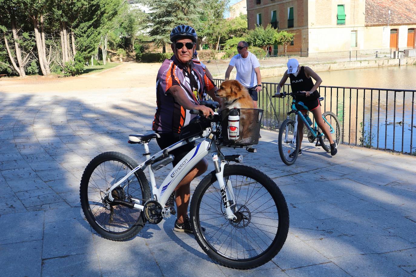 Sesenta riosecanos participaron en la marcha organizada por el centro de entrenamiento Playfit a beneficio de la Fundación Aladina