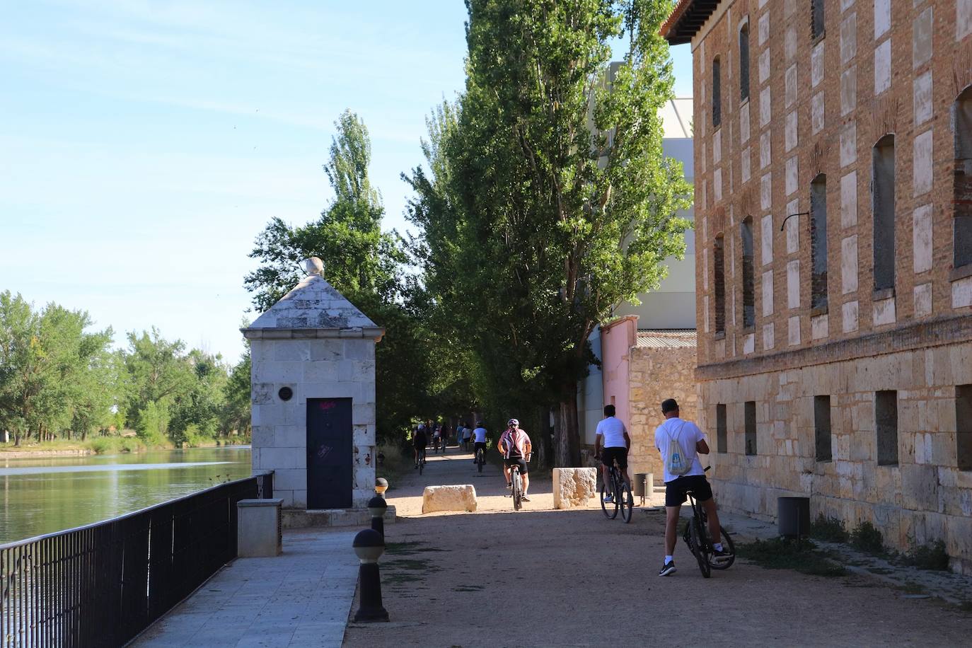Sesenta riosecanos participaron en la marcha organizada por el centro de entrenamiento Playfit a beneficio de la Fundación Aladina