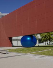 Imagen secundaria 2 - Pelotas en San Benito y el auditorio Miguel Delibes, y un cojín en las Cortes. 