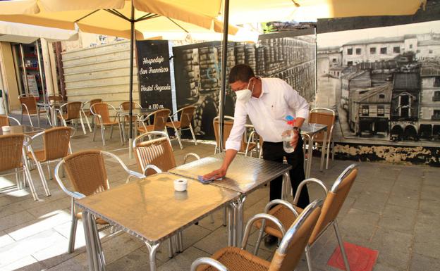 «Con pocos clientes te preguntas si ha merecido la pena luchar por poder poner la terraza»