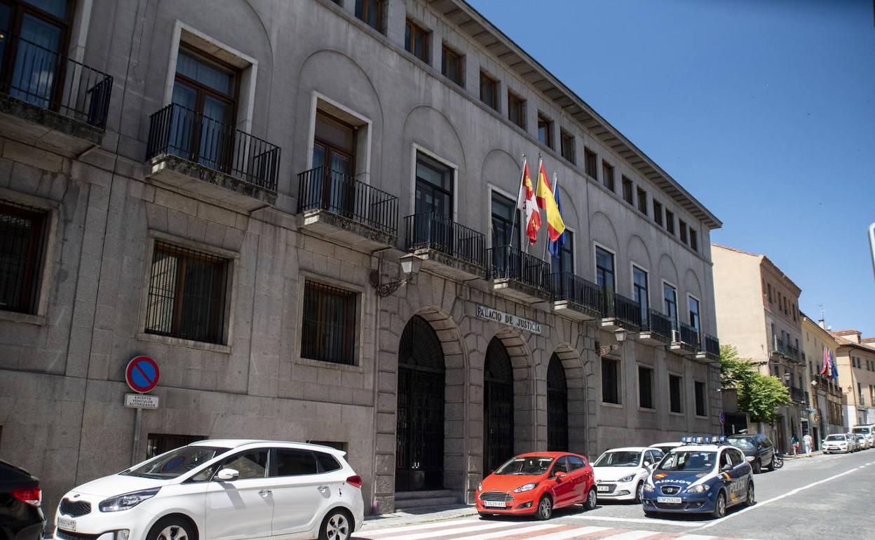 Fachada del Palacio de Justicia de Segovia. 