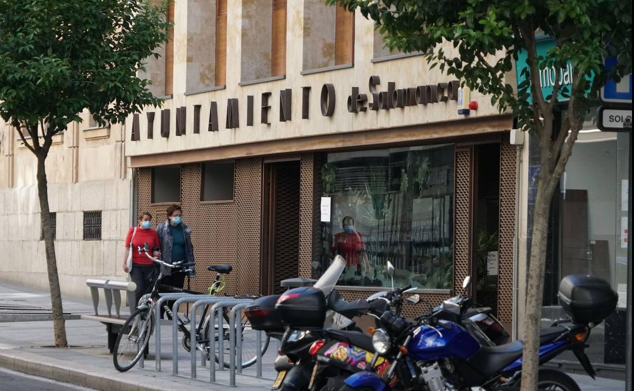 Edificio municipal de la calle Íscar Peyra. 