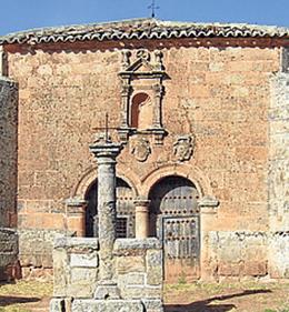 Imagen secundaria 2 - Arriba, Cristo de Medinaceli; interior de la Colegiata y Ermita del Humilladero.