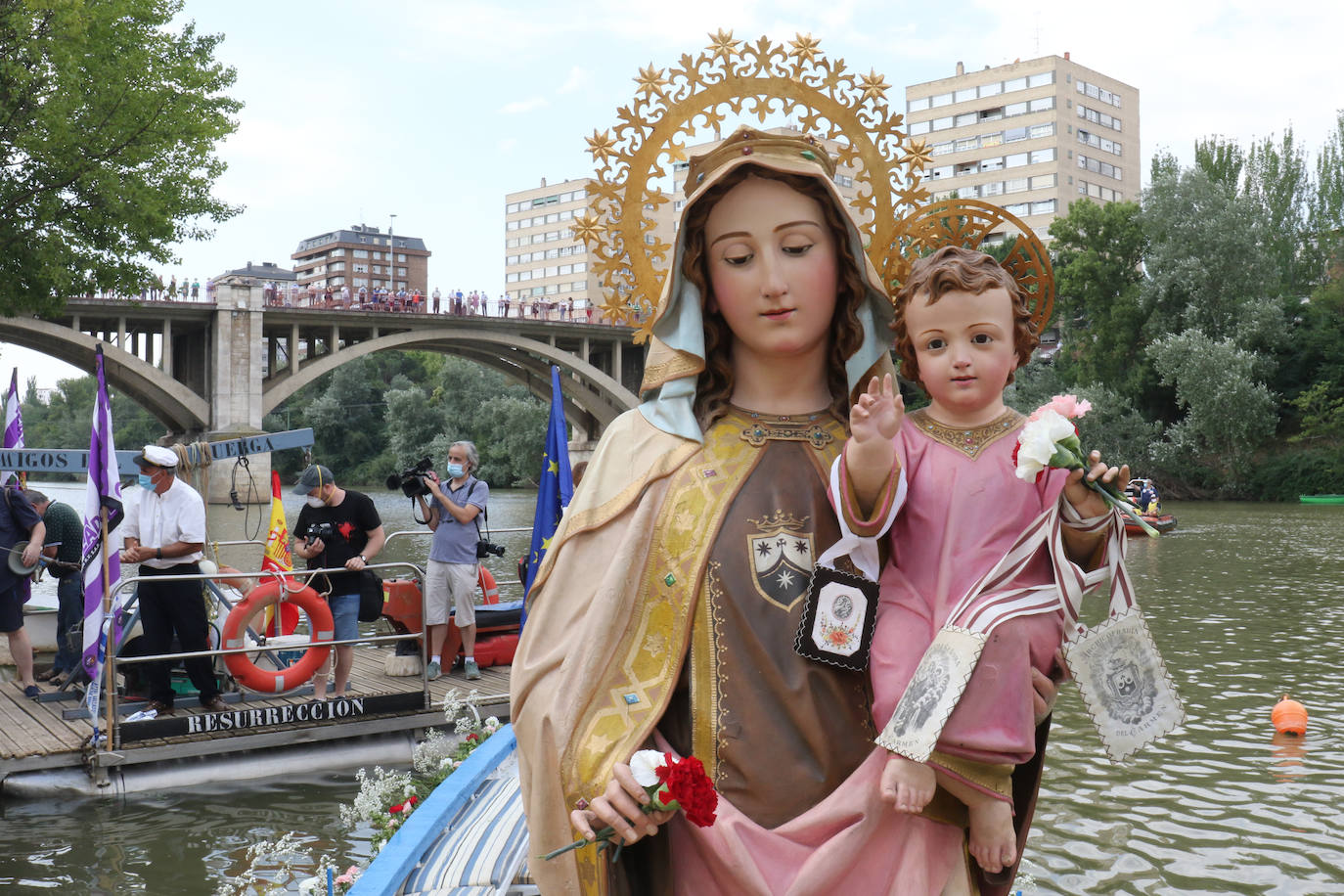 Fotos: Procesión fluvial de la Virgen del Carmen en Valladolid en recuerdo a la víctimas del coronavirus