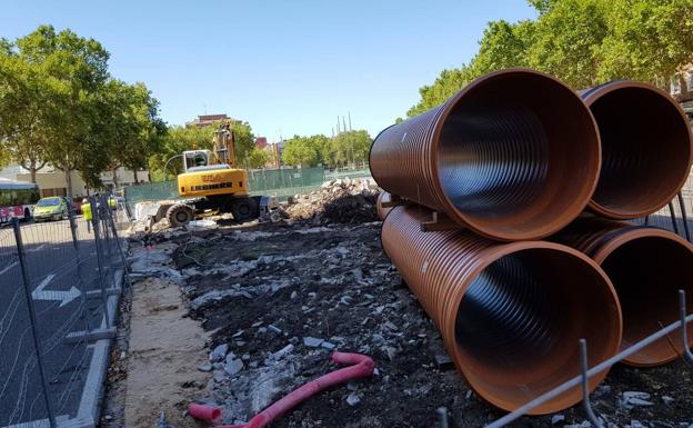 Imagen principal - Las obras del colector del Paseo de Zorrilla complicarán el tráfico hasta septiembre