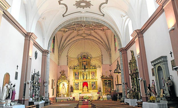 Interior de la iglesia de San Martín Obispo.