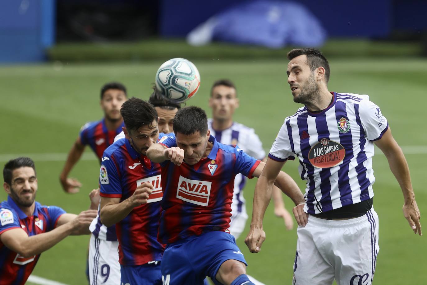 Guardiola redujo distancias en la segunda parte después de que Bigas e Inui anotaron los de los locales y en el descuento De Blasis anotó de penalti