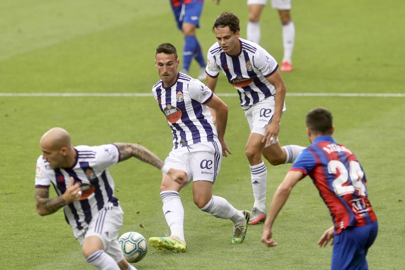 Guardiola redujo distancias en la segunda parte después de que Bigas e Inui anotaron los de los locales y en el descuento De Blasis anotó de penalti