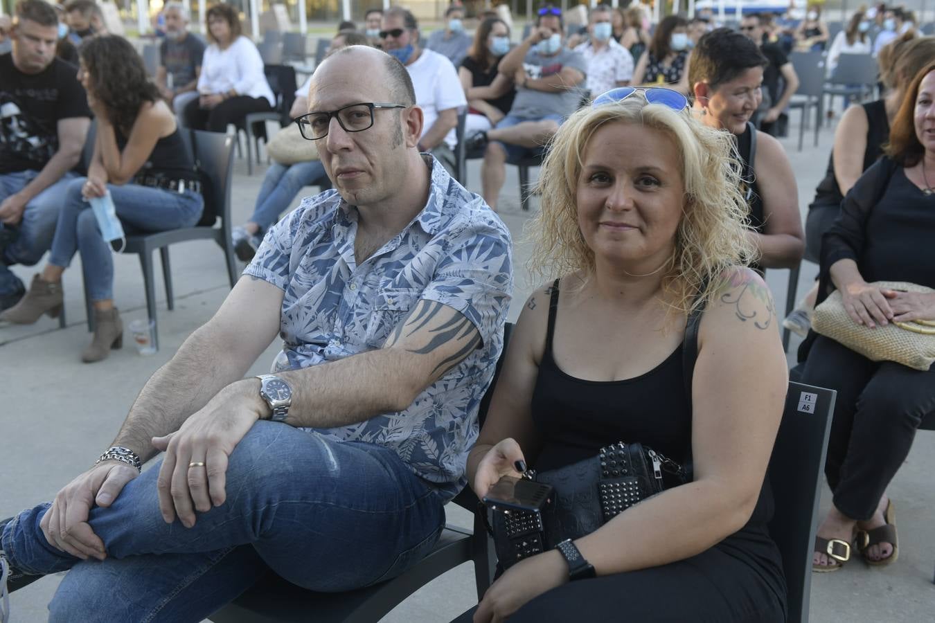 El veterano músico barcelonés ofreció un concierto junto a Gabriel Sopeña en el Patio de la Feria de Muestras, dentro del ciclo Viva la vida