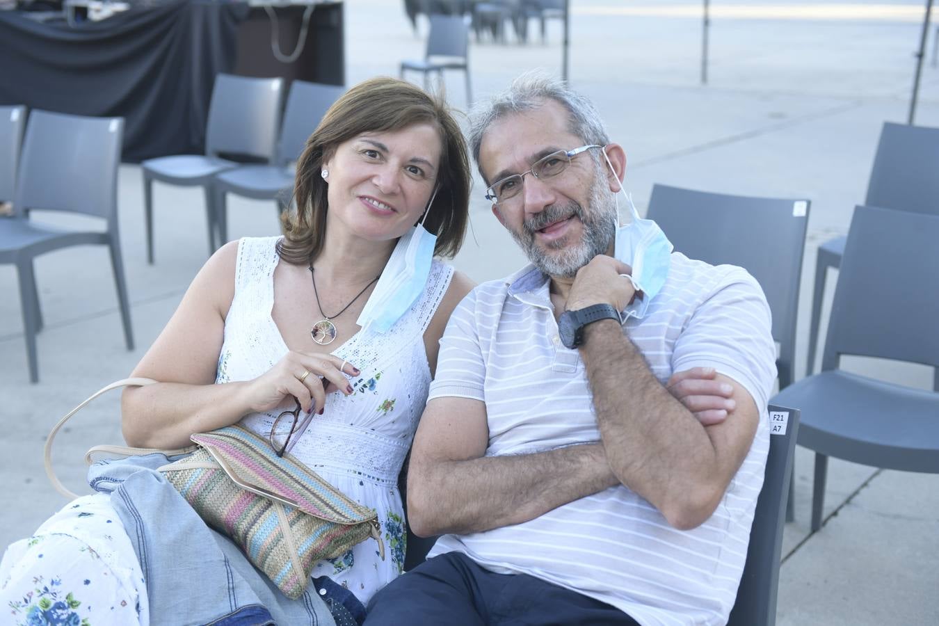 El veterano músico barcelonés ofreció un concierto junto a Gabriel Sopeña en el Patio de la Feria de Muestras, dentro del ciclo Viva la vida