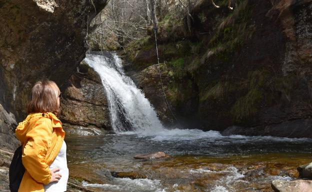 Pozo Merino, uno de los lugares donde los más osados pueden bañarse en sus aguas claras y frías. 