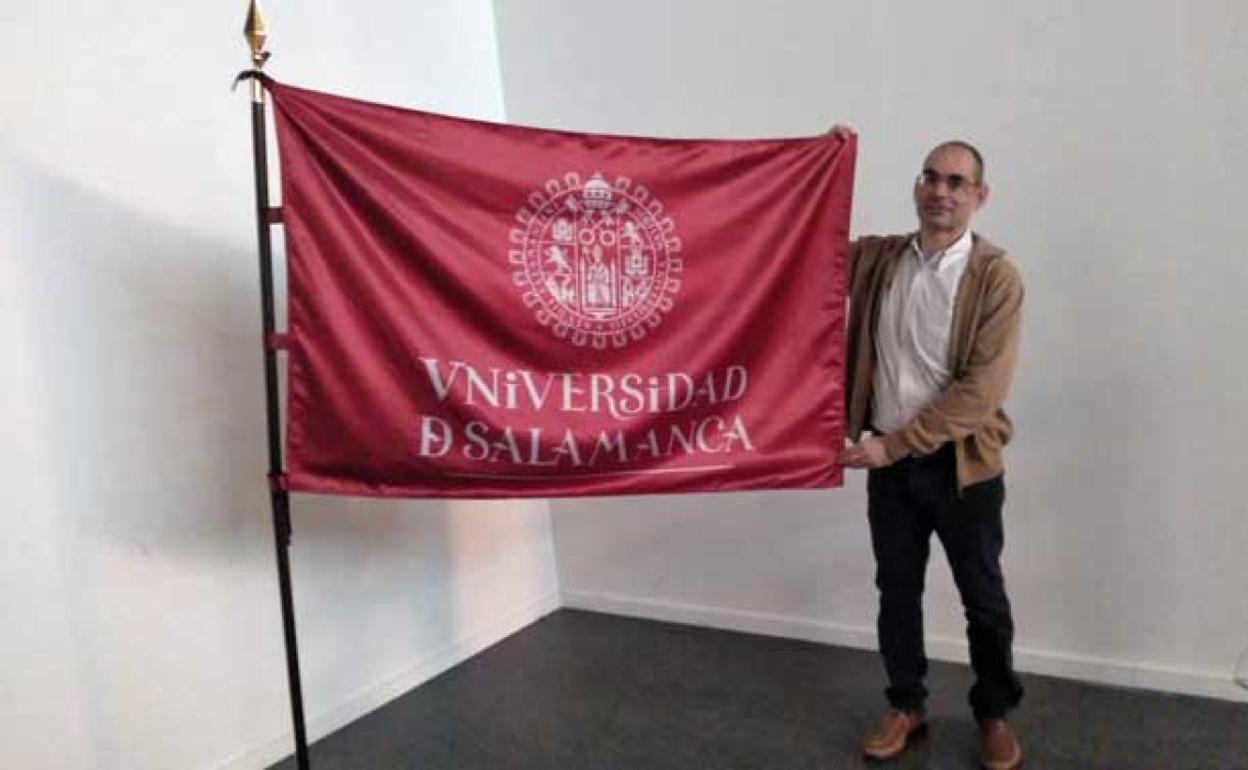 La Sociedad Española de Vexilología incluye la bandera de la Usal en su nuevo volumen sobre emblemas universitarios