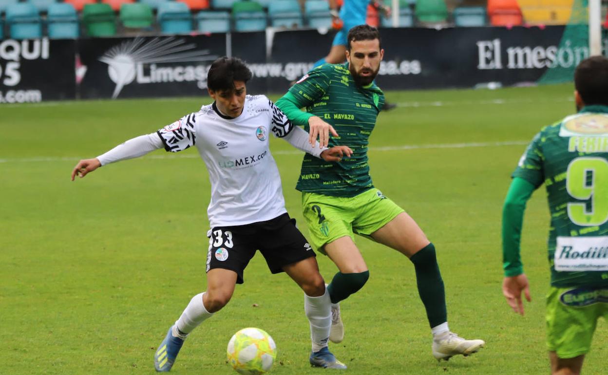 Monárrez, en el partido ante el Guijuelo en el Helmántico. 