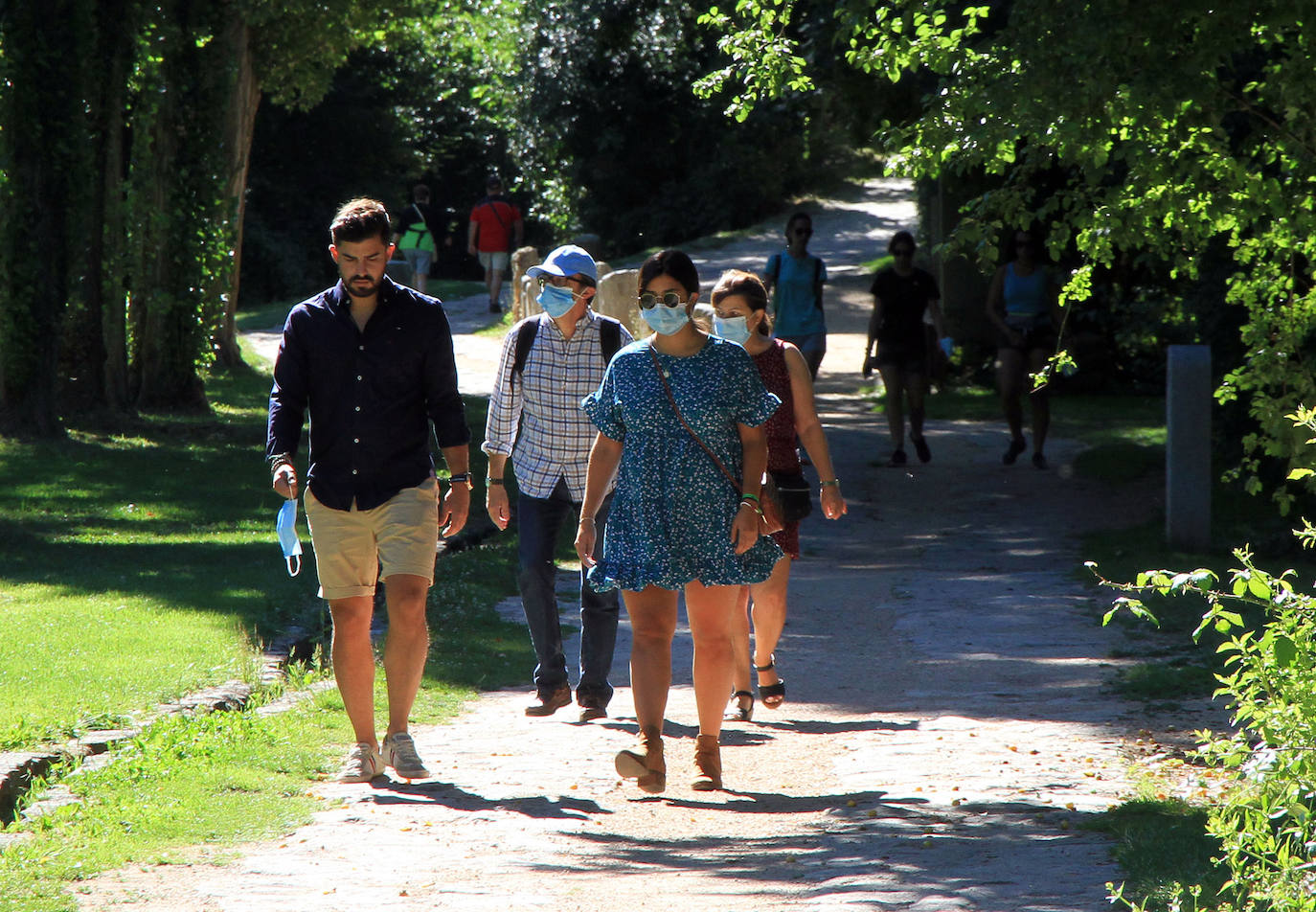 La Policía Local recuerda el uso obligatorio de la mascarilla.