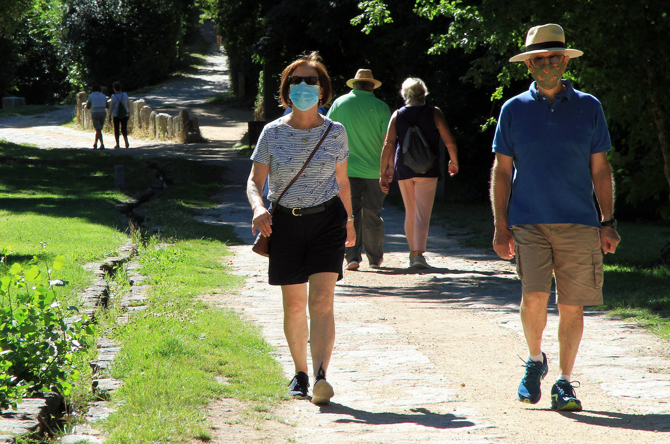 La Policía Local recuerda el uso obligatorio de la mascarilla.