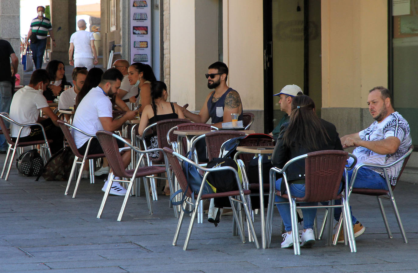 La Policía Local recuerda el uso obligatorio de la mascarilla.