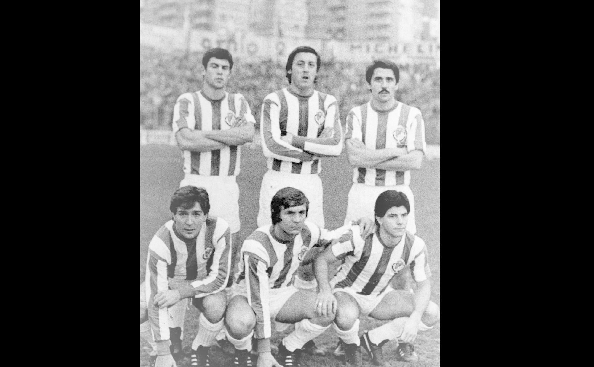 Los seis jugadores formados en la cantera barcelonista, que fueron protagonistas de la temporada 1978-79. De pié: Serrat, Botella y Moré; agachados: Mir, Rusky y Estella. Al conjunto blanquivioleta le llamaban entonces Real Barsadolid…