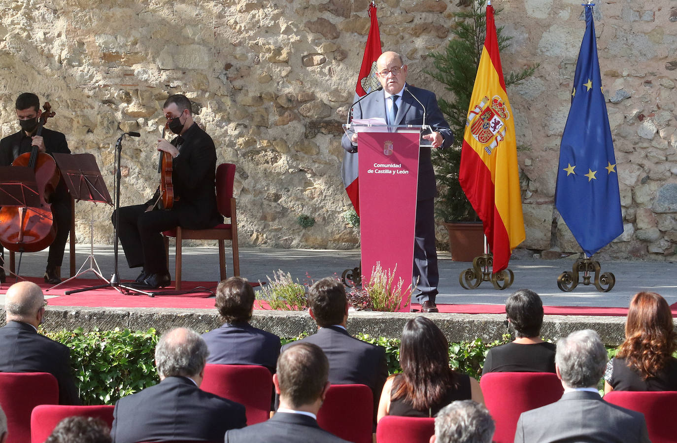 Homenaje a las víctimas de covid en Castilla y León.