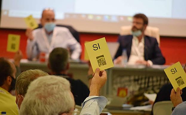 Una de las votaciones de la asamblea. 