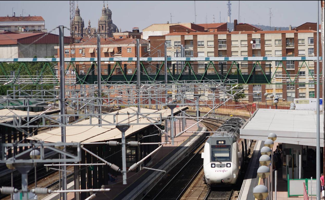 Trenes en la estación de Salamanca.