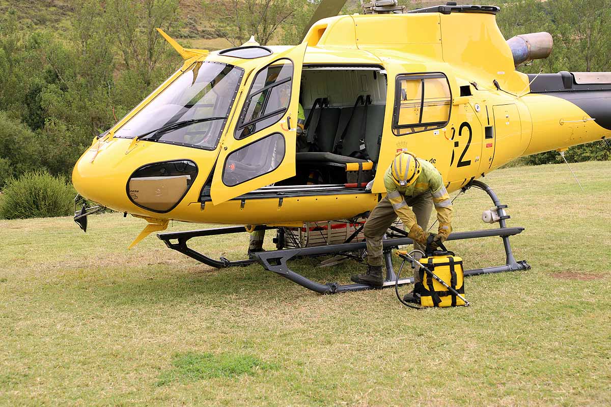 Fotos: Rapidez y eficacia, los incendios también se combaten desde el aire