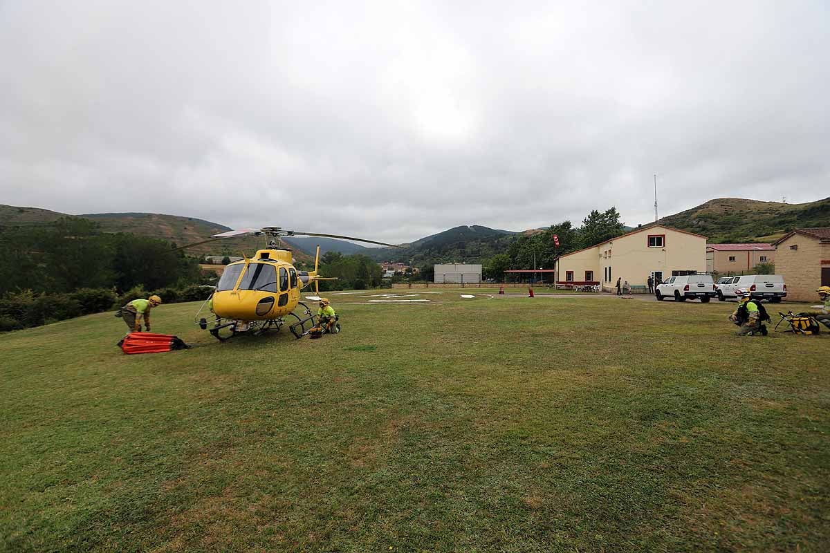 Fotos: Rapidez y eficacia, los incendios también se combaten desde el aire