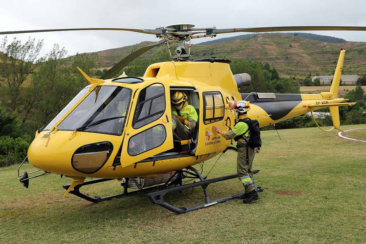 Fotos: Rapidez y eficacia, los incendios también se combaten desde el aire