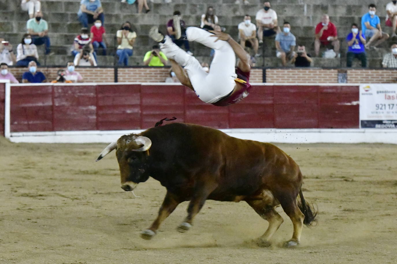 Foto de familia de los recortadores que participaron en el concurso de este viernes en El Espinar. 