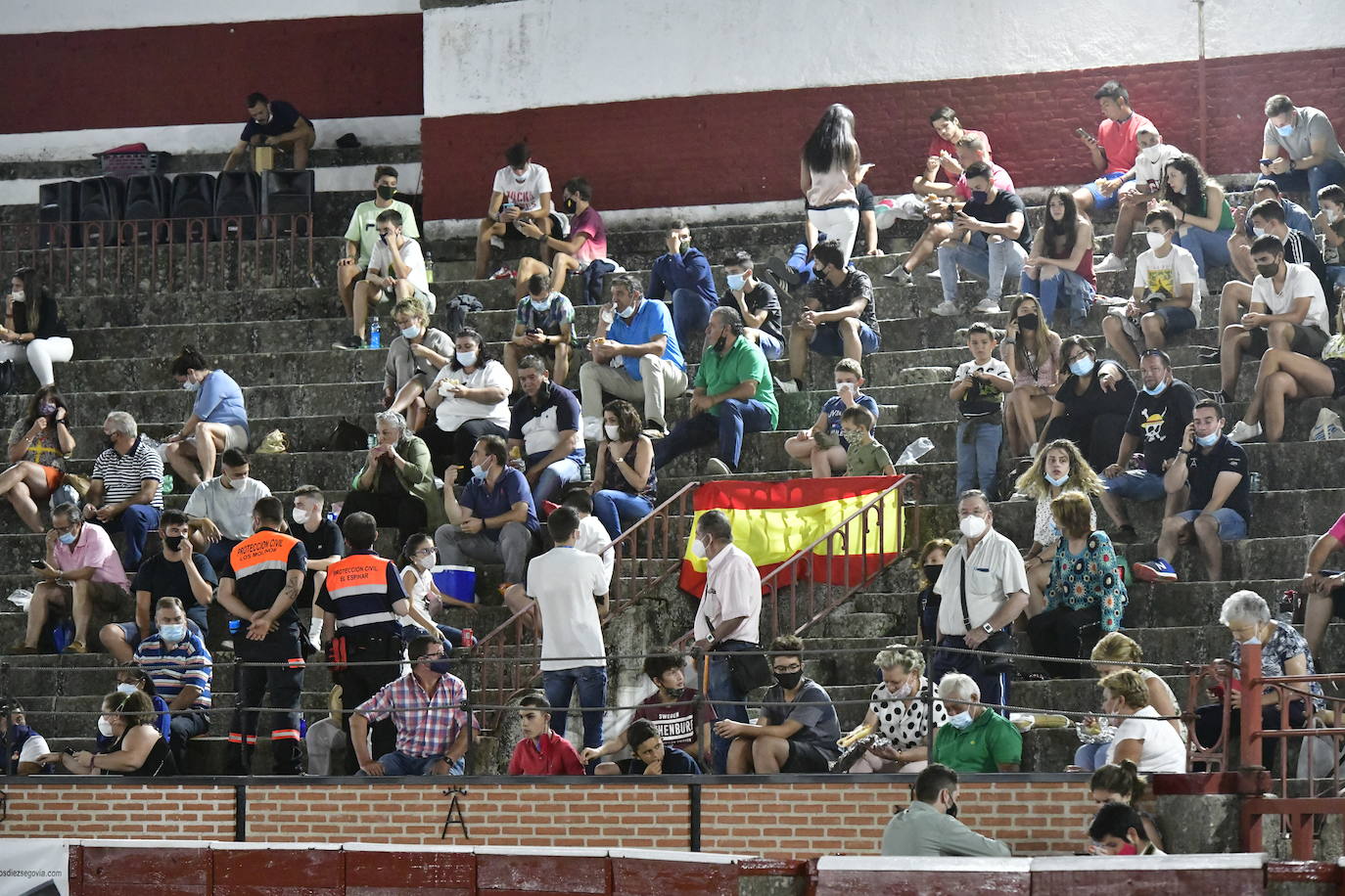 Foto de familia de los recortadores que participaron en el concurso de este viernes en El Espinar. 